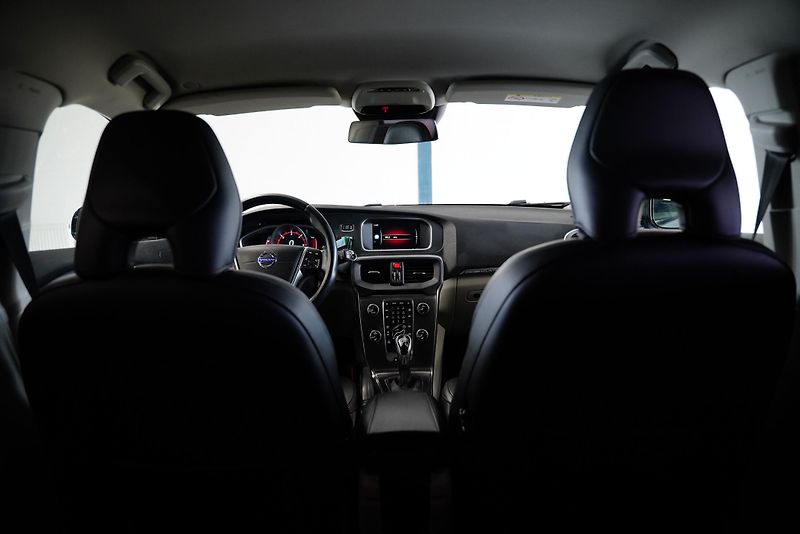 Volvo V40 - fotka 20 z 23