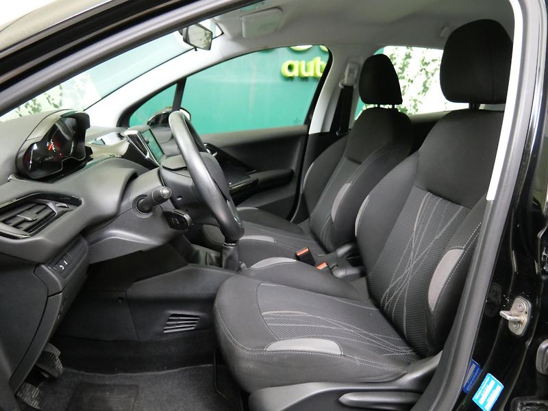 Peugeot 208 - fotka 11 z 23