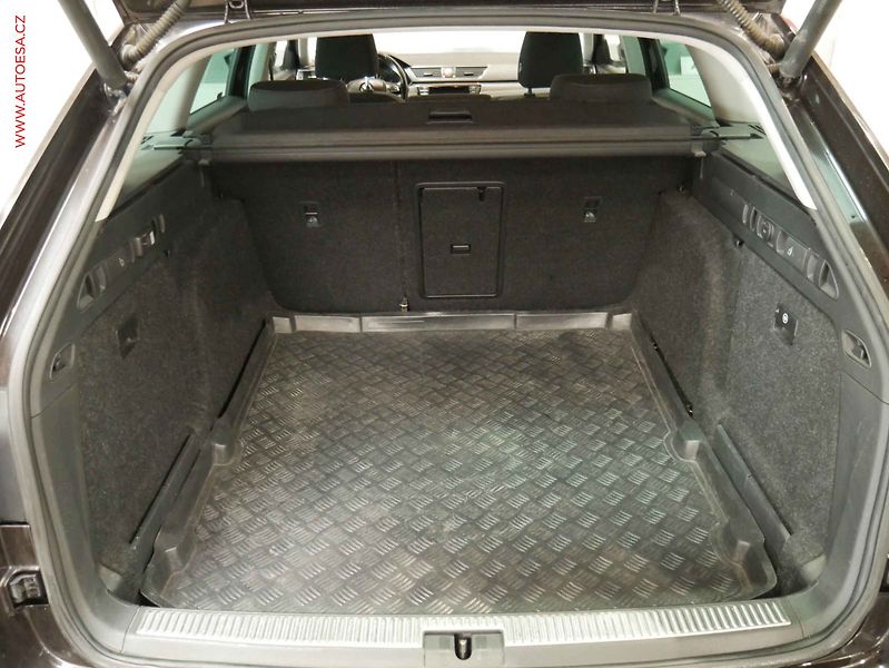 Škoda Superb (2016) 2.0 TDI 4x4, ČR, bixen - fotka 7 z 22