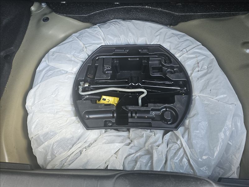 Peugeot 208 1,2 i Actice klima - fotka 25 z 40