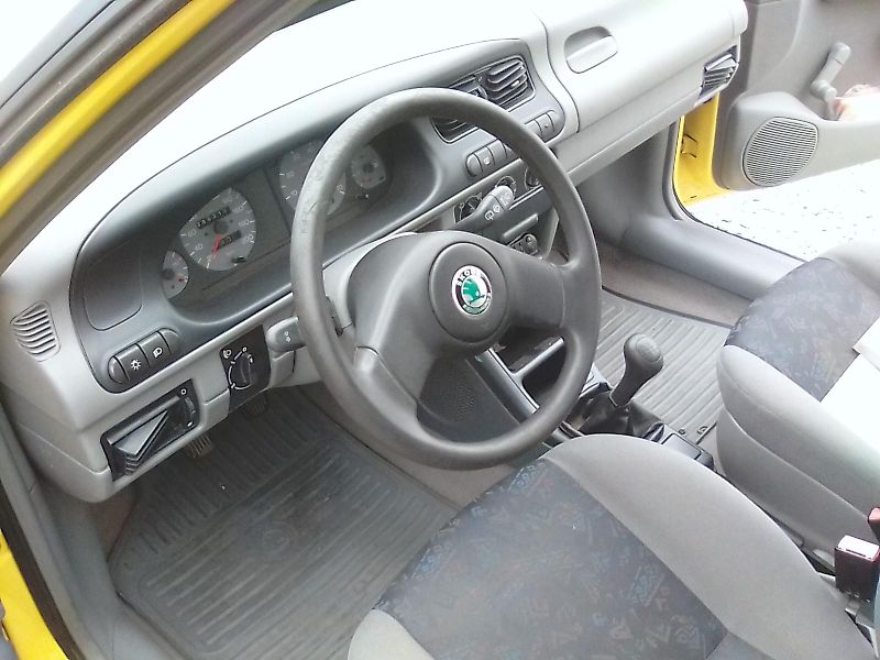 Škoda Felicia (2000) 1.3i / 40KW, jede super - fotka 13 z 42