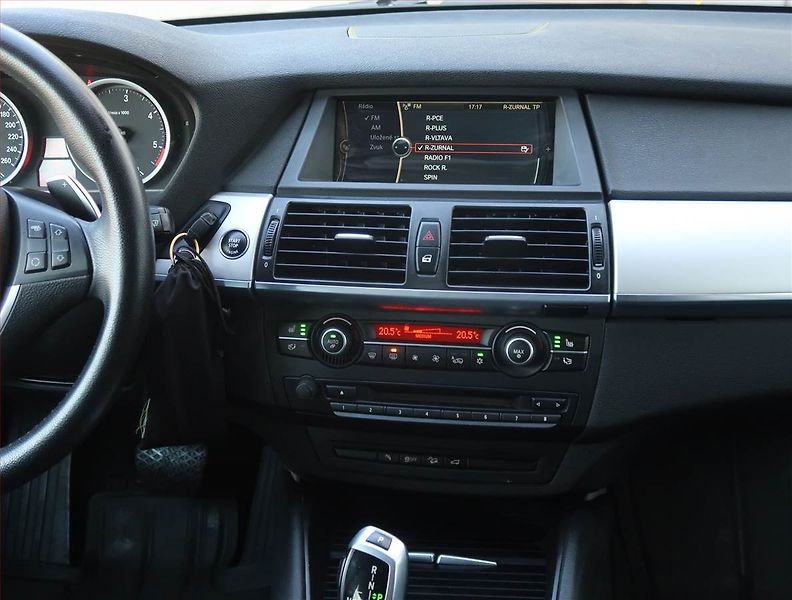 BMW X6 (2013) xDrive30d, 4X4, Automat - fotka 12 z 27