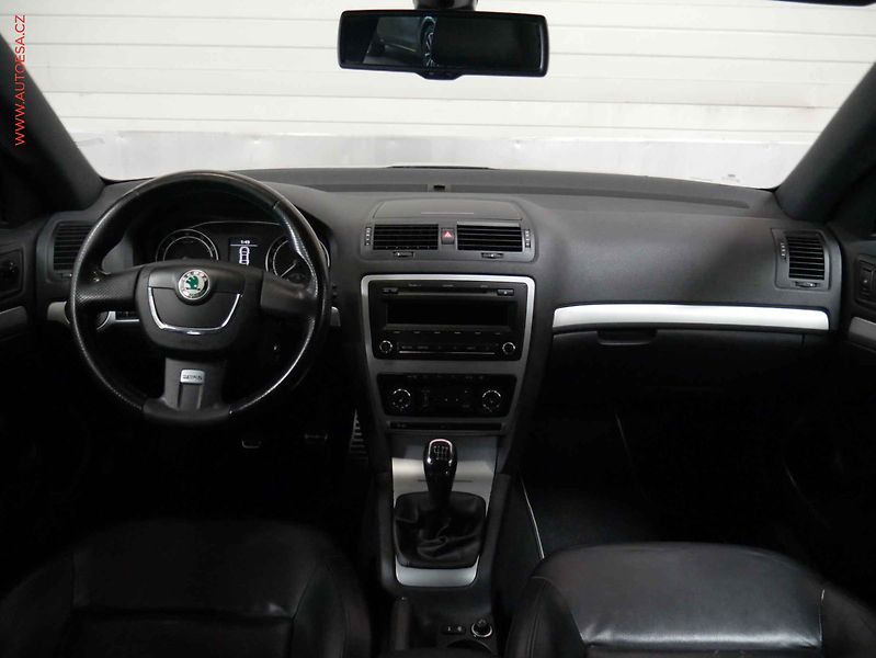 Škoda Octavia (2010) 2.0 TSI, servis.kniha, AC - fotka 8 z 16