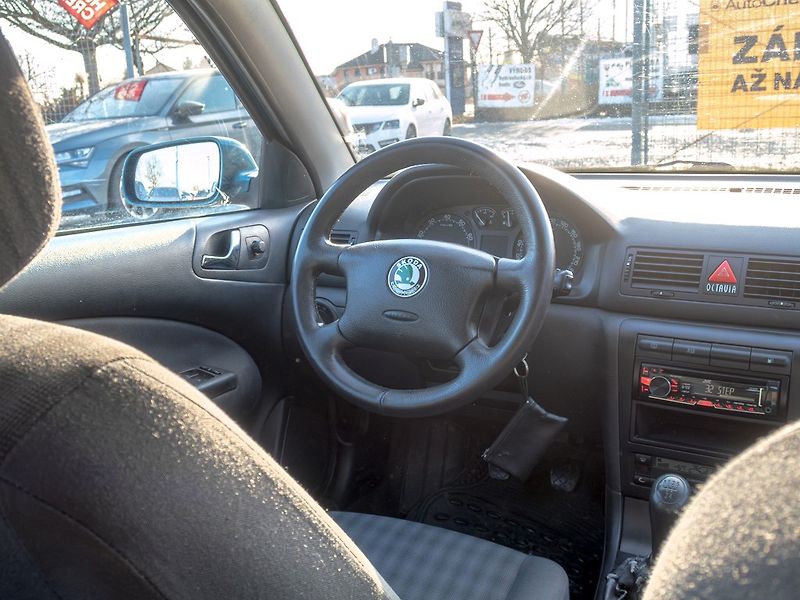Škoda Octavia (2003) 1.6MPI 75KW – PO ROZVODECH - fotka 10 z 35
