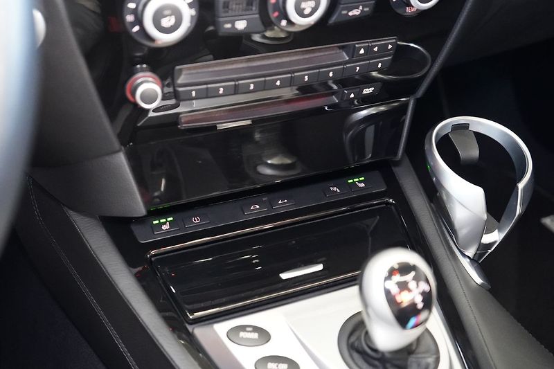 BMW M6 Cabrio, V10,Head-up,Soft-close - fotka 37 z 41