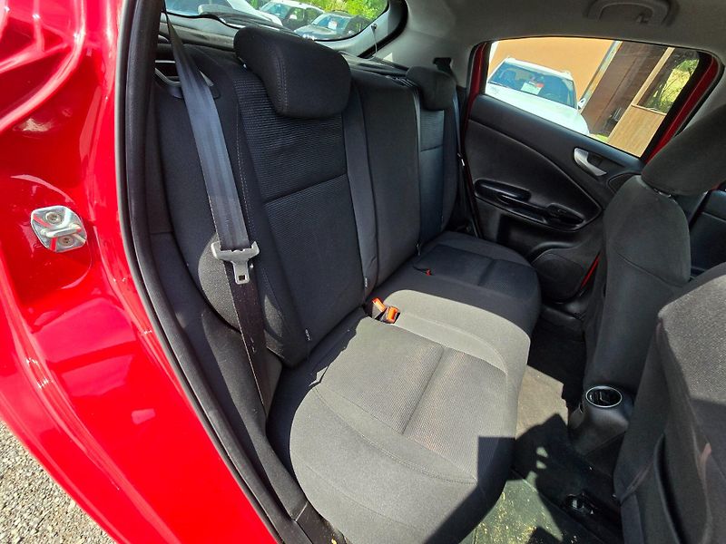 Alfa Romeo Giulietta (2011) 1.4T Exclusive - fotka 18 z 22