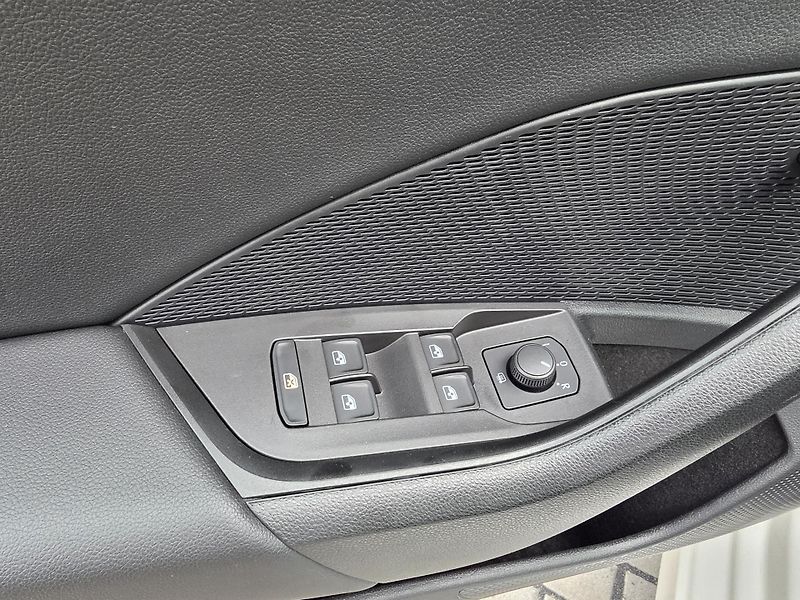 Škoda Octavia (2023) 2.0TDI AMBITION 1.MAJITEL ČR - fotka 16 z 20