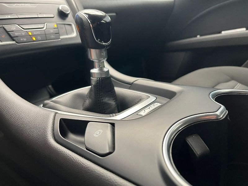 Ford Mondeo 110 kW, MANUÁL, TAŽNÉ - fotka 27 z 69