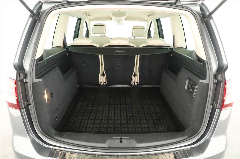 Volkswagen Sharan (2015) 2.0 TDI BMT, Automat, Kůže - fotka 19 z 21