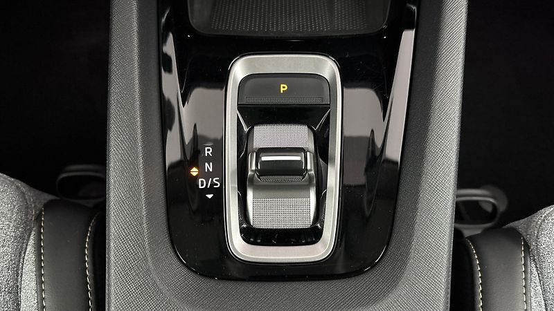 Škoda Octavia 2.0 TDI DSG Top Selection Comb - fotka 25 z 29