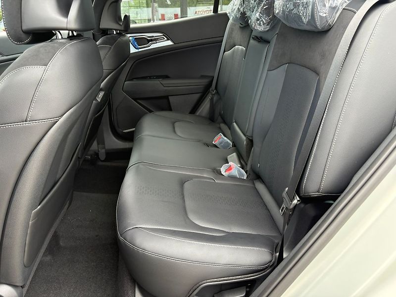 Kia Sportage (2026) 1,6 T-GDi GPF 4x2 7DCT BLACK E - fotka 12 z 17