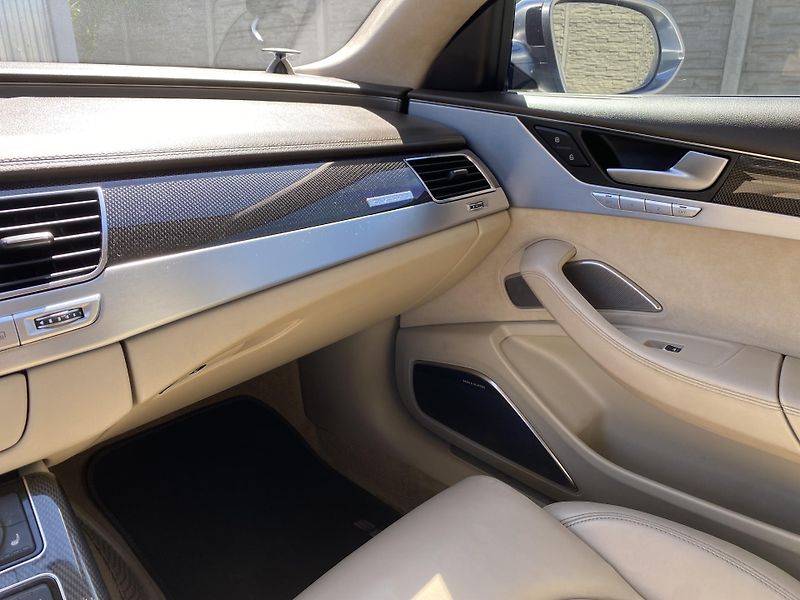 Audi A8 S8 4.0i V8 520PS CZ DPH EXTRA! - fotka 175 z 176