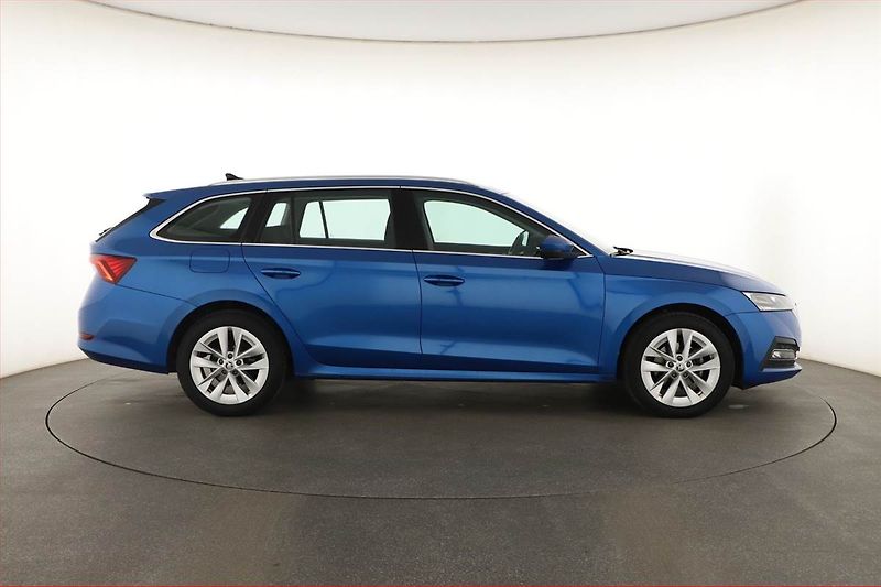 Škoda Octavia (2022) 2.0 TDI, ČR,1.maj, Serv.kniha - fotka 6 z 20