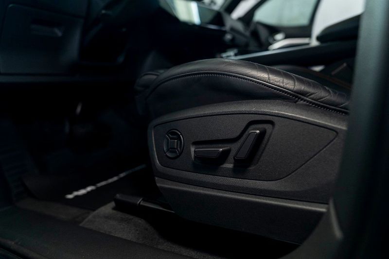 Audi e-tron 55 300kW SB BlackEd Taž ZÁRUKA - fotka 34 z 40