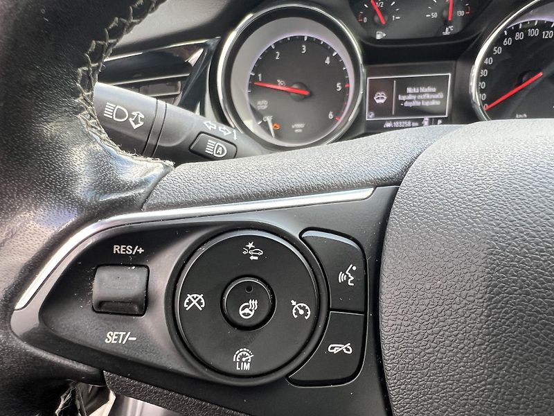 Opel Insignia (2021) 2.0CDTi 128kW GRAND SPORT aut. - fotka 13 z 33