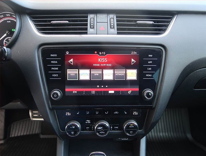 Škoda Octavia (2018) RS 2.0 TDI 4x4 DSG, 4X4 - fotka 12 z 21