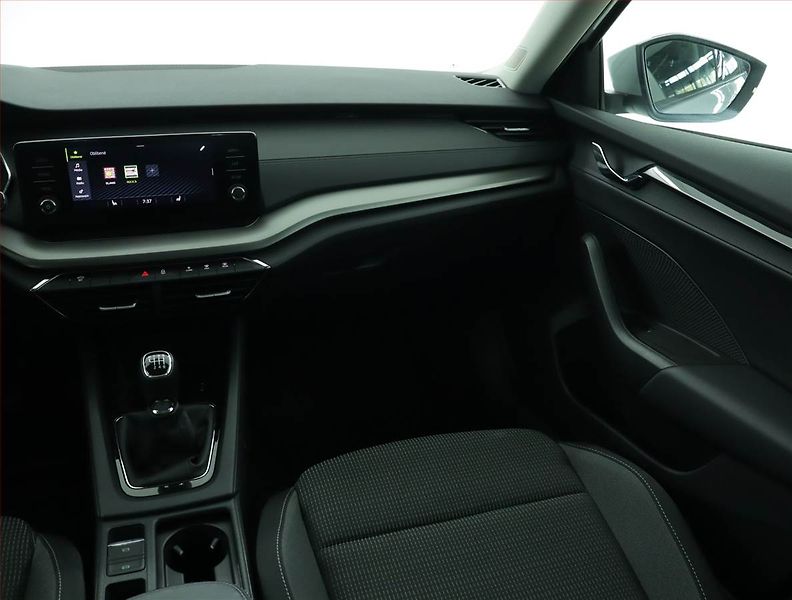 Škoda Octavia (2023) Ambition 2.0 TDI, ČR,1.maj - fotka 8 z 15