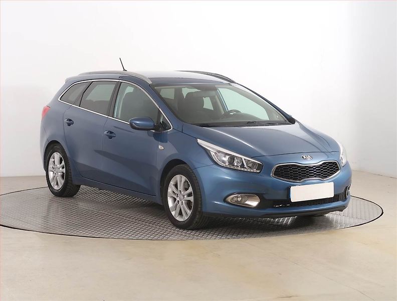 Kia Ceed (2015) Silver 1.6 GDI, Tempomat - fotografie inzerátu