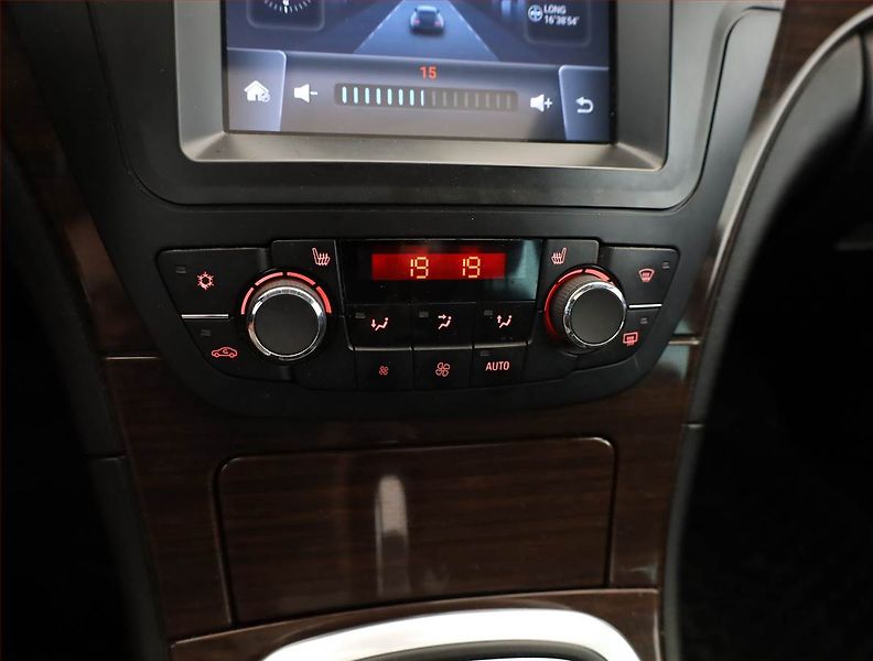Opel Insignia (2010) 2.0 CDTI, nová STK, Tažné - fotka 10 z 17