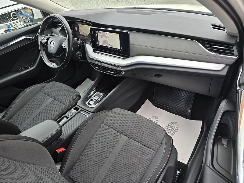 Škoda Octavia 2.0TDi 110kW DSG STYLE + NAVI - fotka 11 z 41