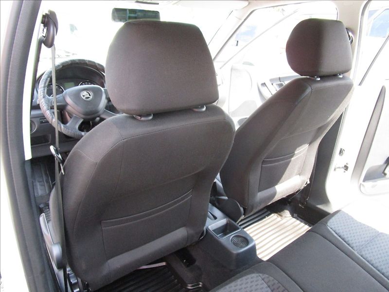 Škoda Fabia Combi 1.2i 12V Ambiente, Klima - fotka 26 z 41
