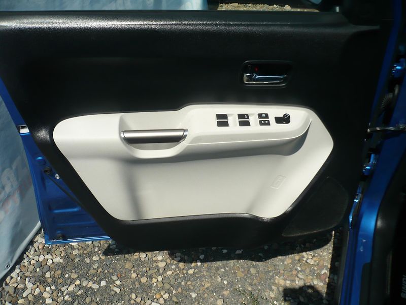 Suzuki Ignis (2018) 1.2i 66Kw 4x4 Klima - fotka 26 z 31