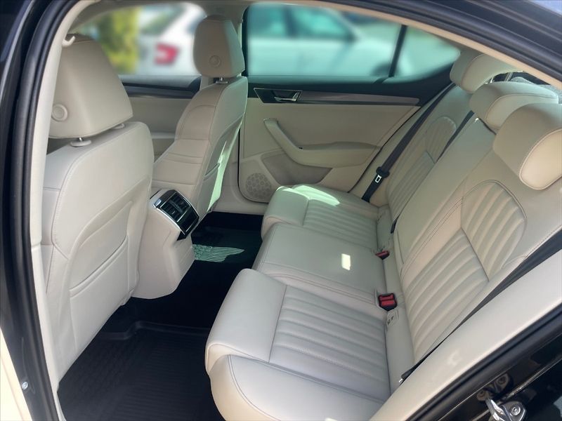Škoda Superb 2,0 TDI 147 Style 4x4 DSG - fotka 8 z 11