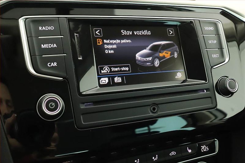 Volkswagen Passat (2017) R-Line 2.0 TDI, Kůže - fotka 10 z 20
