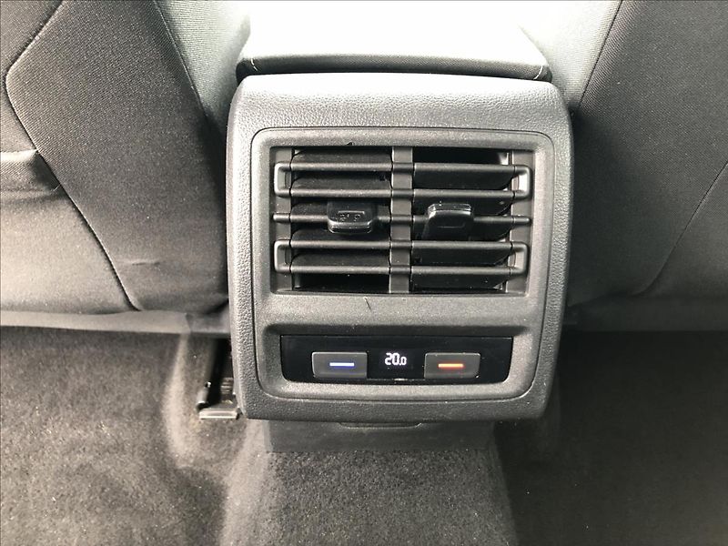 Volkswagen Golf Variant 1,0 TSi 81kW LIFE  8 - fotka 12 z 21