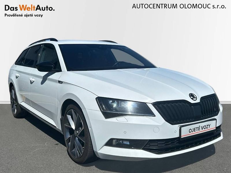 Škoda Superb (2016) kombi 2.0 TSI 6DSG 4x4 SportLi - fotka 31 z 35