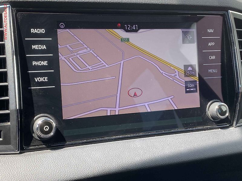 Škoda Karoq (2019) 1.6 TDi, Ambition, DSG, navi - fotka 15 z 16