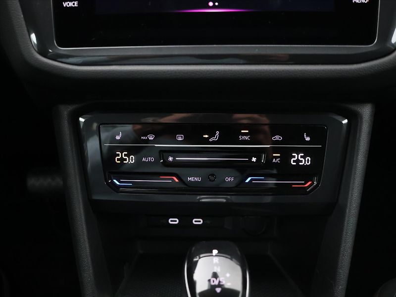 Volkswagen Tiguan 1,5 TSI EVO DSG CZ 1.Maj. DPH - fotka 22 z 32
