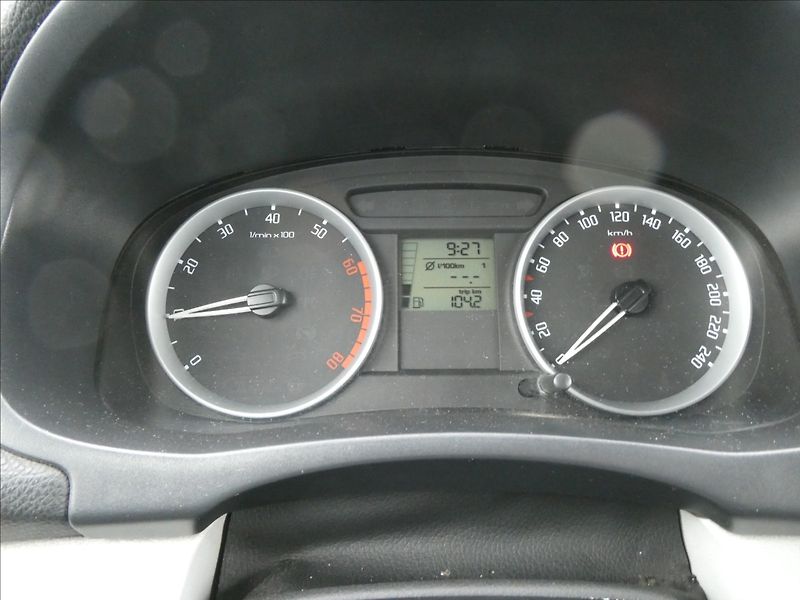 Škoda Fabia 1,2 HTP 51kW Ambiente,DPH,klim - fotka 30 z 51