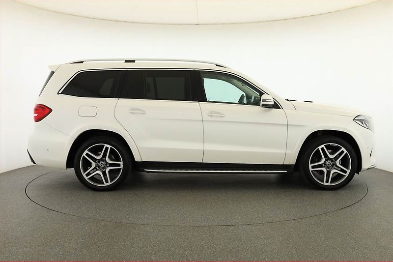 Mercedes-Benz GLS (2017) 500 4MATIC - fotka 6 z 21