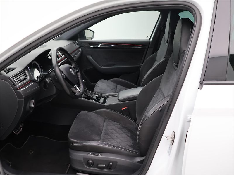 Škoda Superb 2.0 TSI 206kW DSG Sportline - fotka 12 z 30