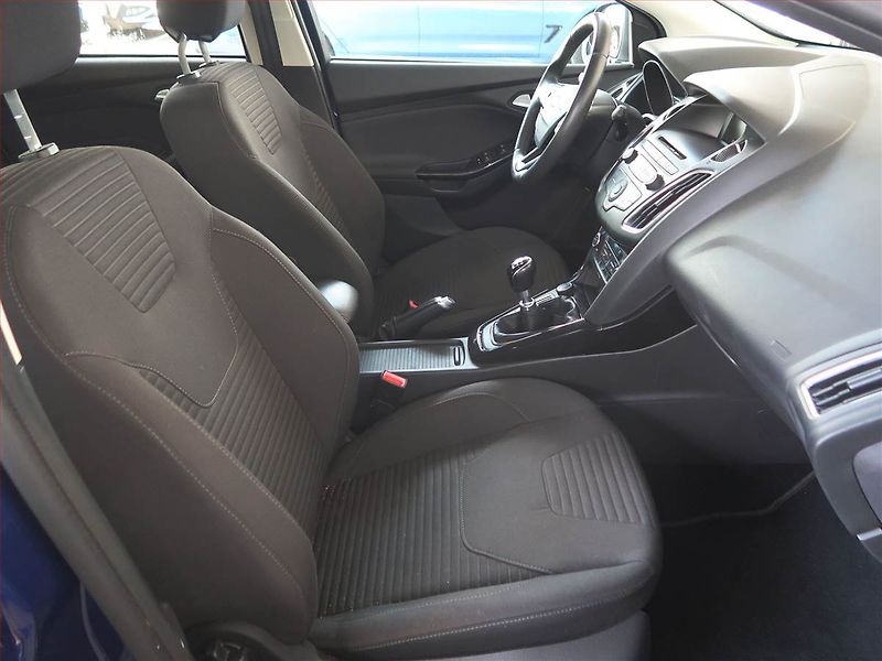 Ford Focus (2017) 1.5 TDCi, Tempomat - fotka 9 z 18