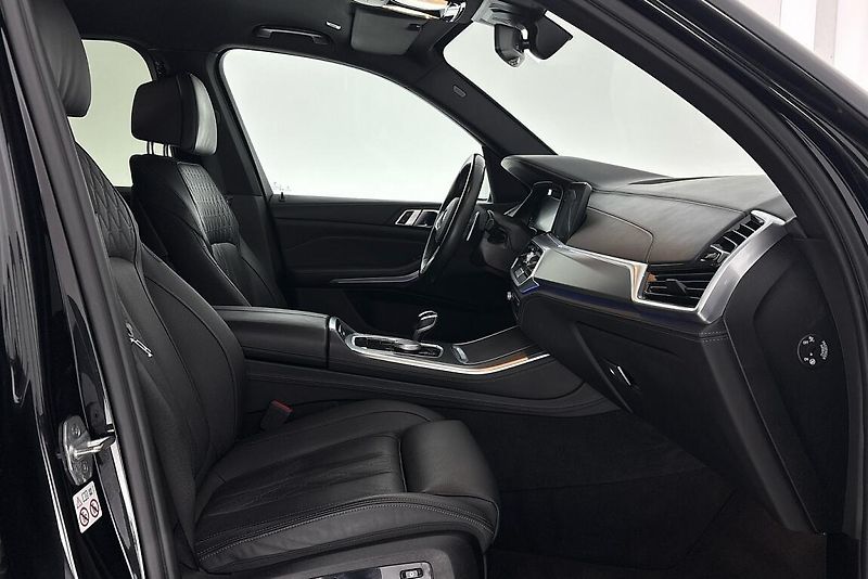 BMW X5 xDrive30d - fotka 13 z 28