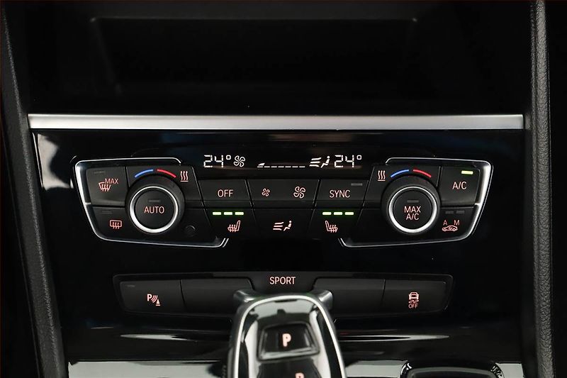 BMW Řada 2 (2018) 218i Gran Tourer, Automat - fotka 15 z 20