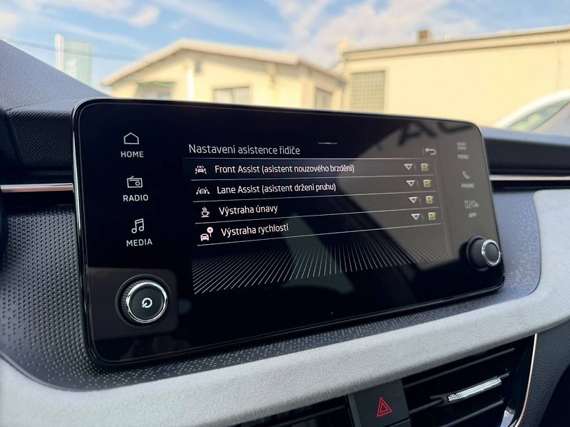 Škoda Scala Top Selection 1,0 TSI 85 kW 7° - fotka 17 z 34