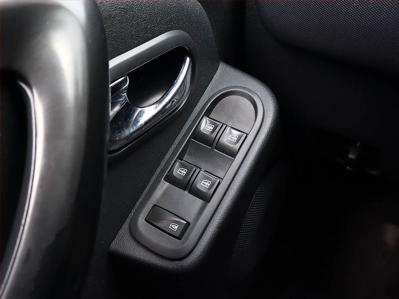 Dacia Duster (2014) 1.2 TCe, Navi, Tempomat - fotka 13 z 14
