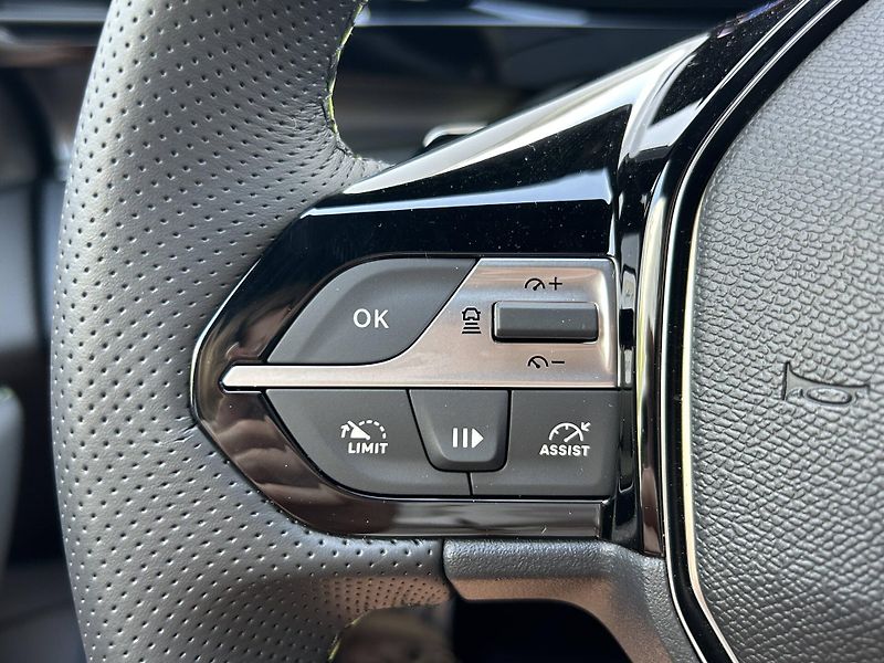 Peugeot 308 (2026) GT Elektromotor 115 kW Baterie - fotka 12 z 28
