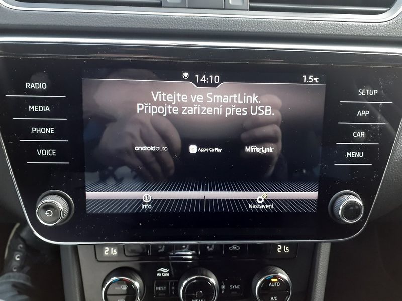 Škoda Superb (2020) 2.0 TDi 140Kw DSG ČR - fotka 16 z 32