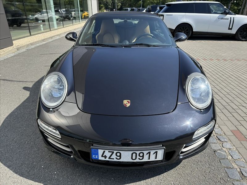 Porsche 911 3,6   Carrera 4 Cabrio (997/2) - fotka 3 z 26