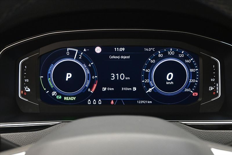 Volkswagen Passat 1,4 GTE 160 kW DSG Záruka až 5 - fotka 16 z 35