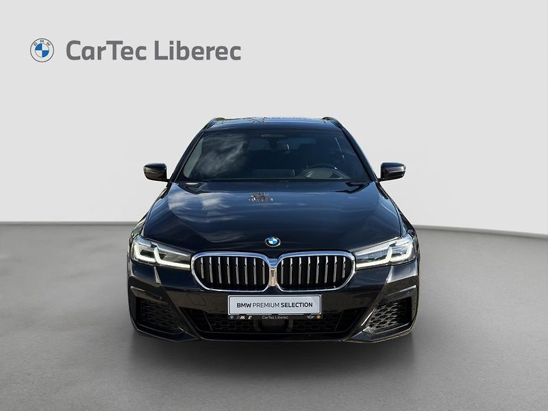 BMW Řada 5 530d xDrive Touring - fotka 17 z 22