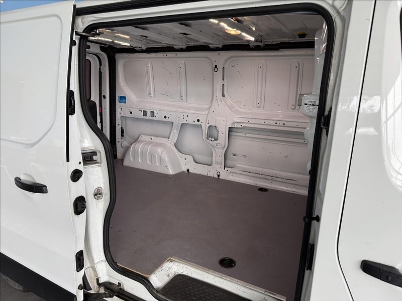 Renault Trafic 1,6   89kW,SERVISKA,2.MAJITEL - fotka 24 z 26
