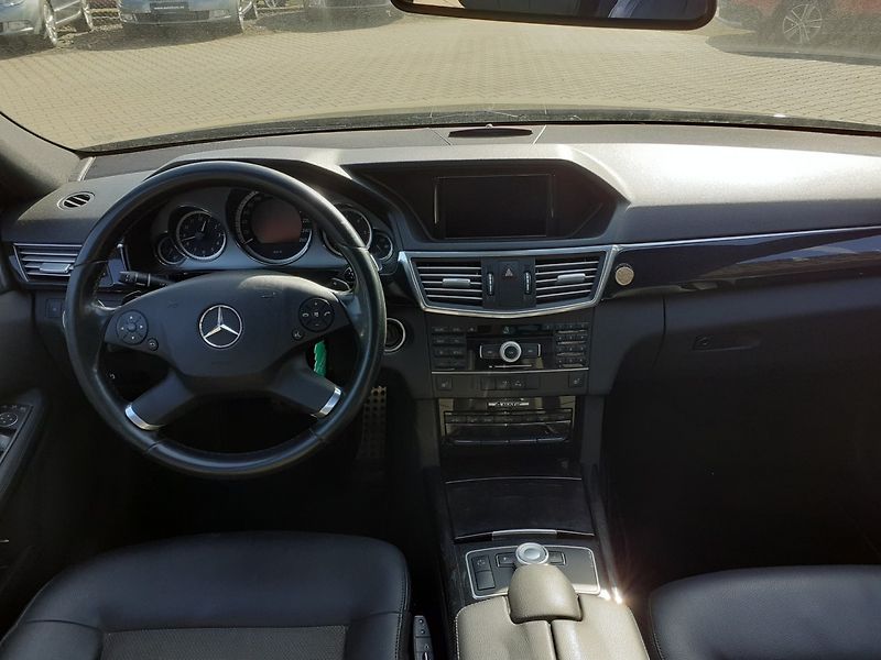 Mercedes-Benz Třídy E (2010) 3.0 6V CDi 4x4 - fotka 7 z 31