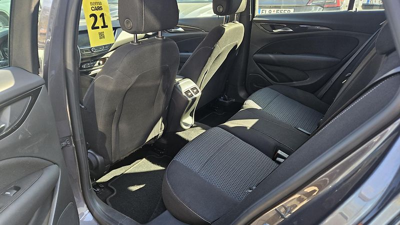 Opel Insignia (2022) 2.0 CDTi 128kW Elegance AT8 - fotka 9 z 28