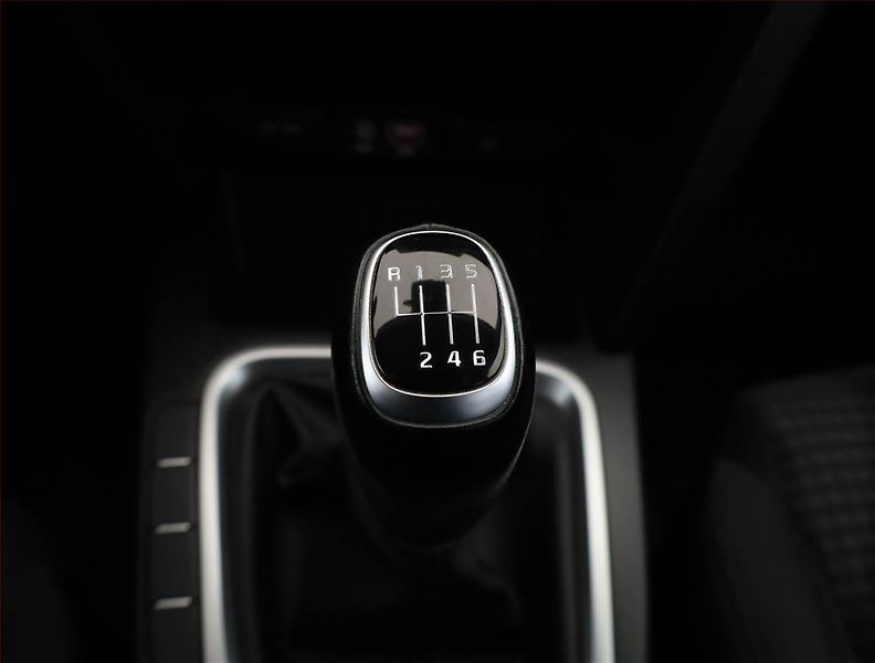Kia Ceed (2019) 1.4 CVVT, Serv.kniha, Tempomat - fotka 13 z 18