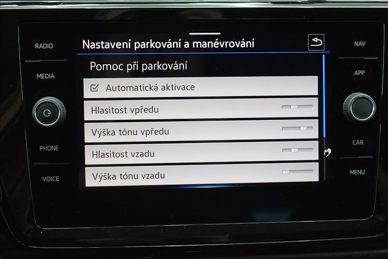 Volkswagen Touran 2,0 TDi, 7-míst,DSG,NAVI,KŮŽE, - fotka 29 z 41